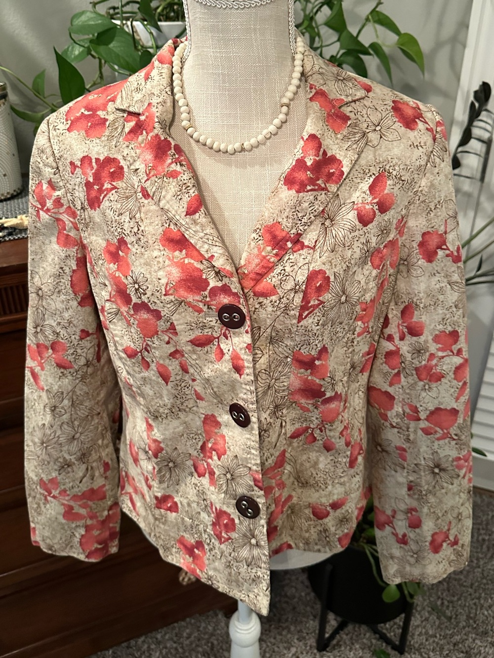 Vintage Floral Print Women's Blazer Jacket - Cream with Coral Accents